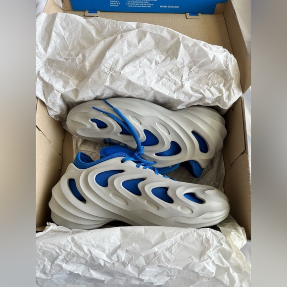 adidas Other - ADIDAS MENS ADIFOM Q ORIGINALS
WALKING Size 9